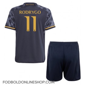 Real Madrid Rodrygo Goes #11 Udebane Trøje Børn 2023-24 Kortærmet (+ Korte bukser)